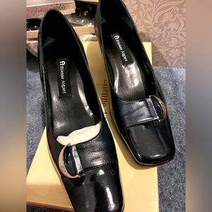 Etienne Aigner Navy Shiny Patent Leather wide heel shoes. Size 8 1/2.Like new$18